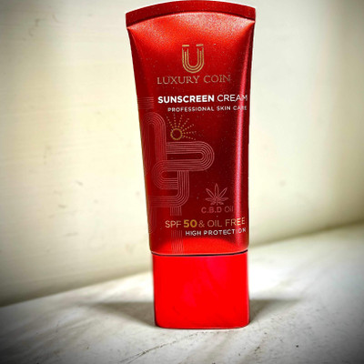 کرم ضد آفتاب spf ۵۰با ماندگاری ۸ساعته 60میل نچرال لاکچری کوین
